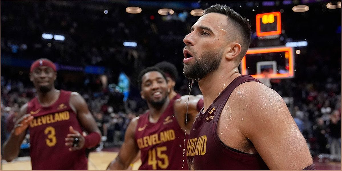 Max Strus Hits Incredible 59-Foot Game-Winning Shot for Cleveland Cavaliers - 1734918876